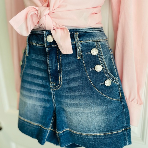 Miss Me Button 9” Rise Blue Jean Shorts Sz 27 NWT - Picture 2 of 6